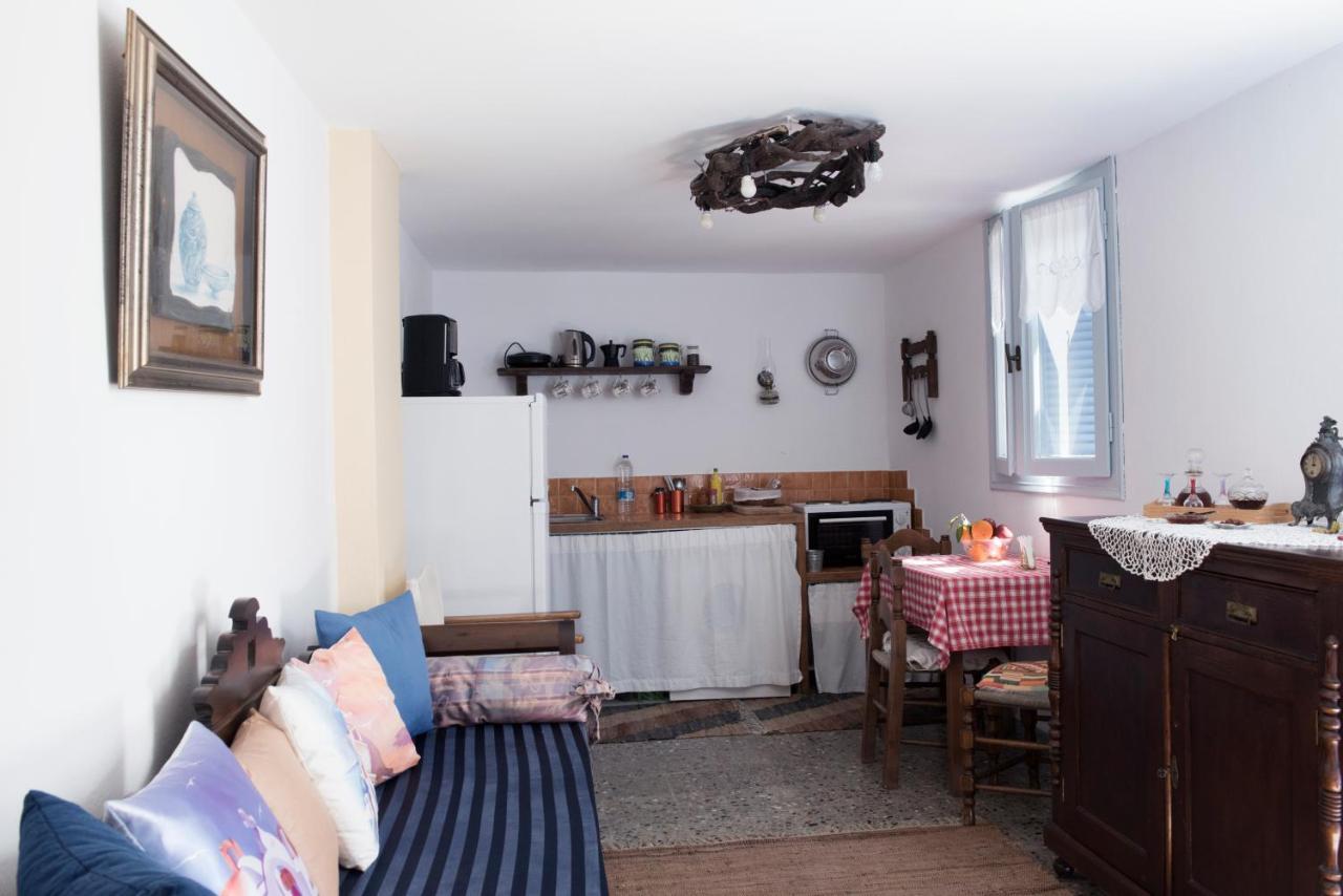 Calderimi Traditional Ferienhaus Fira (Santorini)