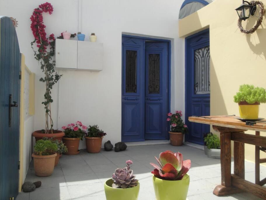 Calderimi Traditional * Fira (Santorini)